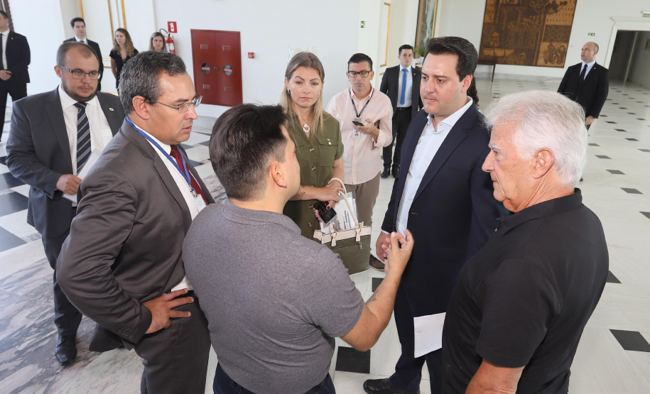 O governador Carlos Massa Ratinho Junior reúne-se com a bancada de deputados federais do Paraná, em Curitiba. 
Curitiba, 27-01-20
Foto: Arnaldo Alves / AEN.