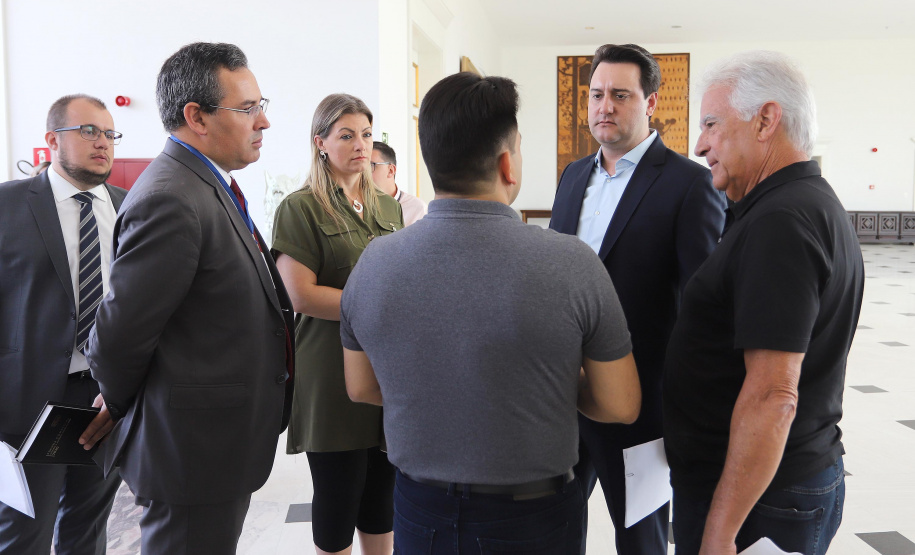 O governador Carlos Massa Ratinho Junior reúne-se com a bancada de deputados federais do Paraná, em Curitiba. 
Curitiba, 27-01-20
Foto: Arnaldo Alves / AEN.
