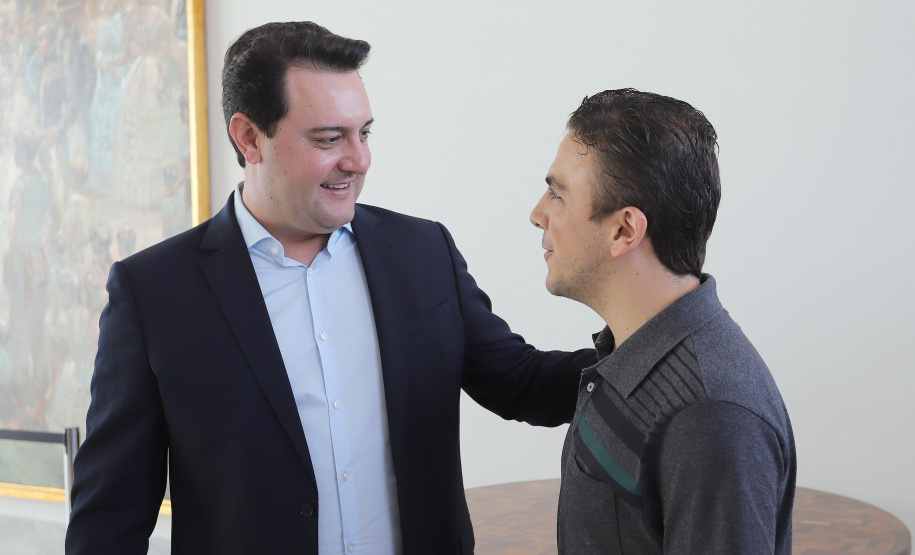 O governador Carlos Massa Ratinho Junior reúne-se com a bancada de deputados federais do Paraná, em Curitiba. N/F: dep. Aliel Machado.
Curitiba, 27-01-20
Foto: Arnaldo Alves / AEN.