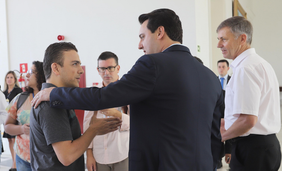 O governador Carlos Massa Ratinho Junior reúne-se com a bancada de deputados federais do Paraná, em Curitiba. 
Curitiba, 27-01-20
Foto: Arnaldo Alves / AEN.