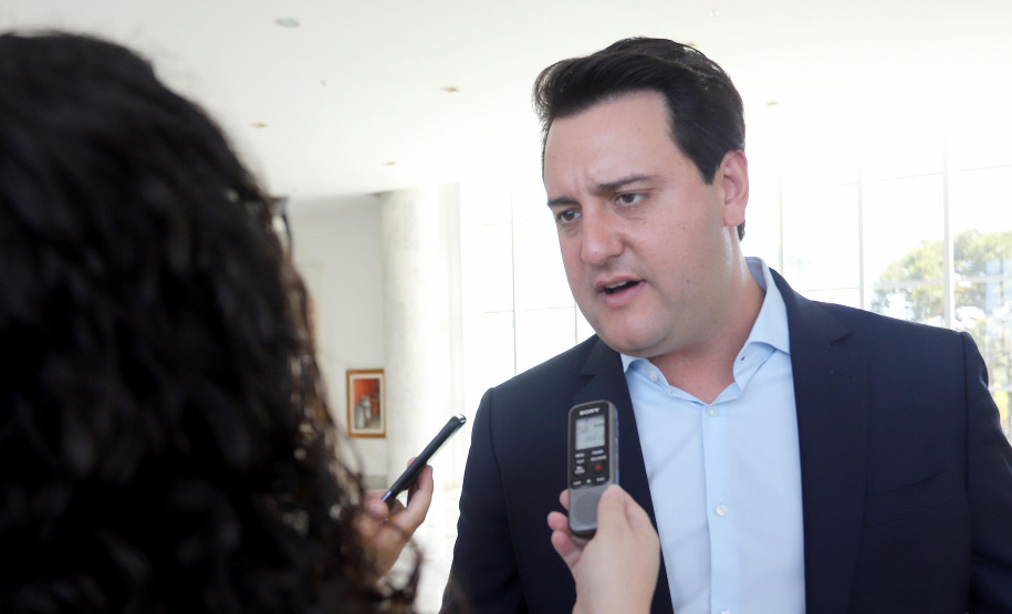 O governador Carlos Massa Ratinho Junior reúne-se com a bancada de deputados federais do Paraná, em Curitiba. 
Curitiba, 27-01-20
Foto: Arnaldo Alves / AEN.