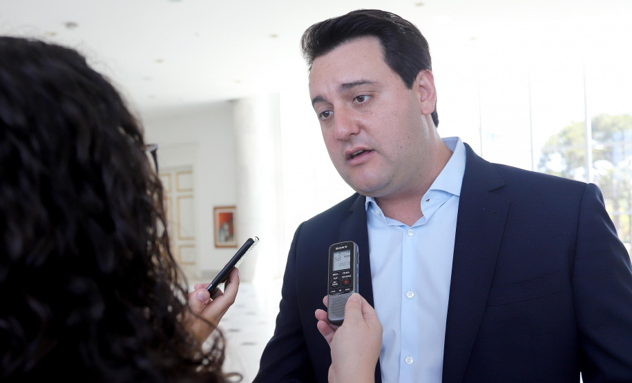 O governador Carlos Massa Ratinho Junior reúne-se com a bancada de deputados federais do Paraná, em Curitiba. 
Curitiba, 27-01-20
Foto: Arnaldo Alves / AEN.