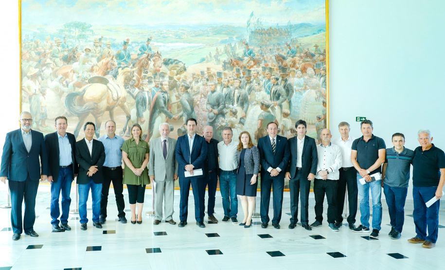 O governador Carlos Massa Ratinho Junior reúne-se com a bancada de deputados federais do Paraná.