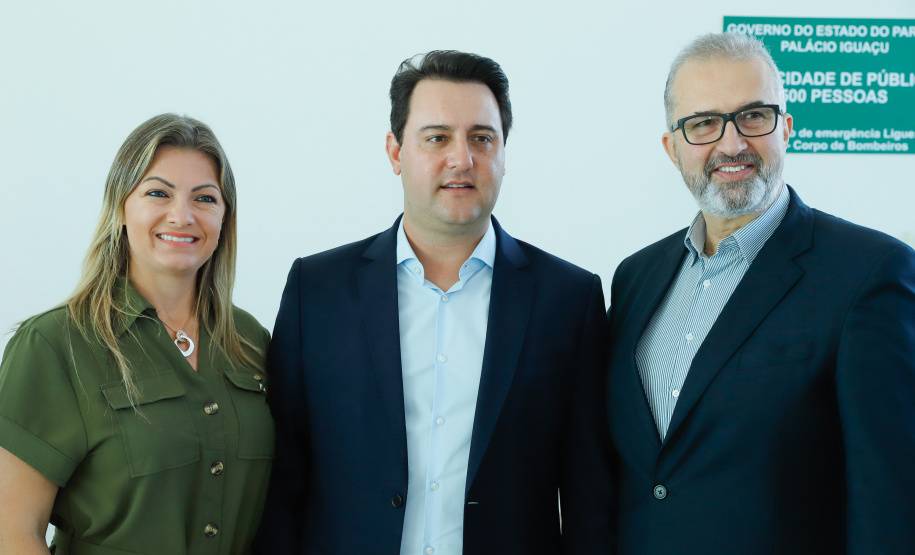 O governador Carlos Massa Ratinho Junior reúne-se com a bancada de deputados federais do Paraná.