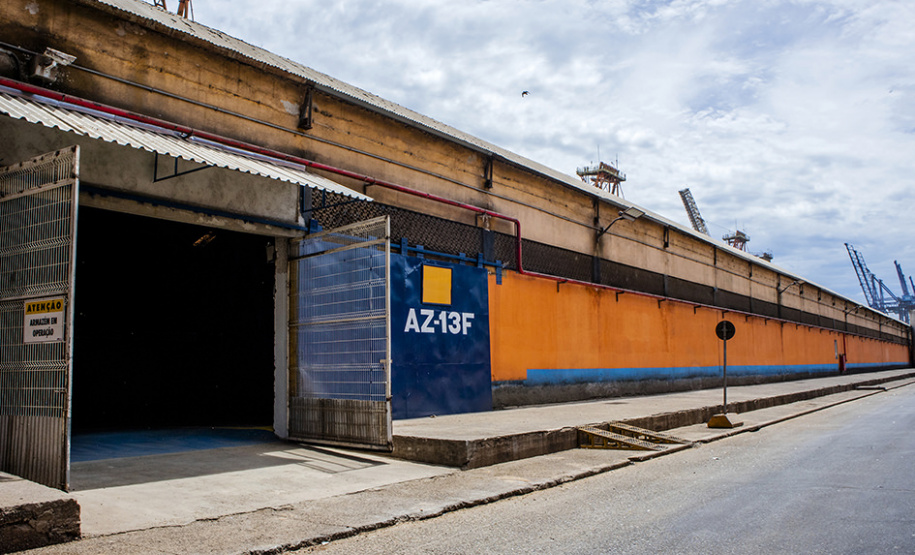 Foram feitas reformas e controle de pragas. Expectativa dos operadores é movimentar 120 mil toneladas do produto pela estrutura pública, nestes três primeiros meses do ano.
Foto: Claudio Neves