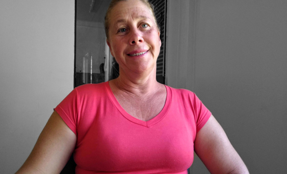 A dona de casa Liberaci do Belém Ochiovi é uma das que receberão em breve sua caixa-d'água
. Foto:Sanepar