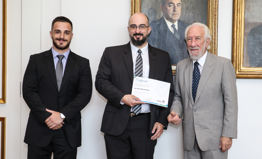 Posse Conselho Juventude O vice governador Darci Piana empossa nesta terça-feira (28),membros do Conselho Estadual da Juventude. O CEJUV é um órgão colegiado de caráter consultivo, vinculado à Casa Civil por meio da assessoria especial para políticas públicas de juventude (AEJ), sendo composto por representantes da sociedade civil e do poder público com reconhecida atuação na defesa e promoção dos direitos da juventude. Curitiba, 28/01/2020 - Foto: Geraldo Bubniak/AEN