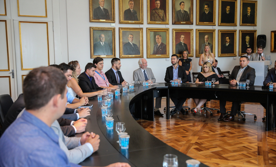 Posse Conselho Juventude O vice governador Darci Piana empossa nesta terça-feira (28),membros do Conselho Estadual da Juventude. O CEJUV é um órgão colegiado de caráter consultivo, vinculado à Casa Civil por meio da assessoria especial para políticas públicas de juventude (AEJ), sendo composto por representantes da sociedade civil e do poder público com reconhecida atuação na defesa e promoção dos direitos da juventude. Curitiba, 28/01/2020 - Foto: Geraldo Bubniak/AEN