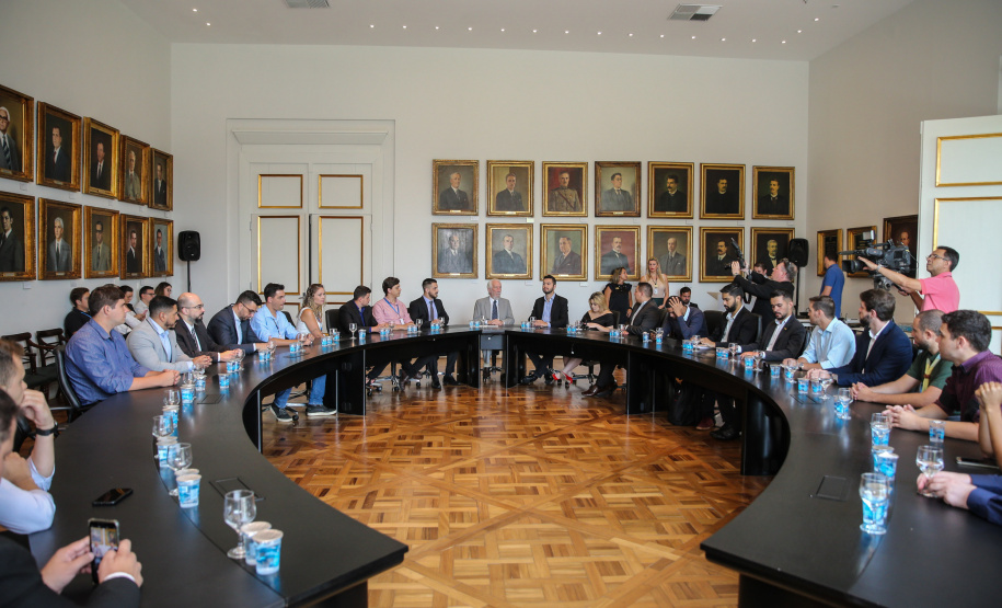 Posse Conselho Juventude O vice governador Darci Piana empossa nesta terça-feira (28),membros do Conselho Estadual da Juventude. O CEJUV é um órgão colegiado de caráter consultivo, vinculado à Casa Civil por meio da assessoria especial para políticas públicas de juventude (AEJ), sendo composto por representantes da sociedade civil e do poder público com reconhecida atuação na defesa e promoção dos direitos da juventude. Curitiba, 28/01/2020 - Foto: Geraldo Bubniak/AEN