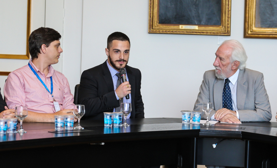 Posse Conselho Juventude O vice governador Darci Piana empossa nesta terça-feira (28),membros do Conselho Estadual da Juventude. O CEJUV é um órgão colegiado de caráter consultivo, vinculado à Casa Civil por meio da assessoria especial para políticas públicas de juventude (AEJ), sendo composto por representantes da sociedade civil e do poder público com reconhecida atuação na defesa e promoção dos direitos da juventude. Curitiba, 28/01/2020 - Foto: Geraldo Bubniak/AEN