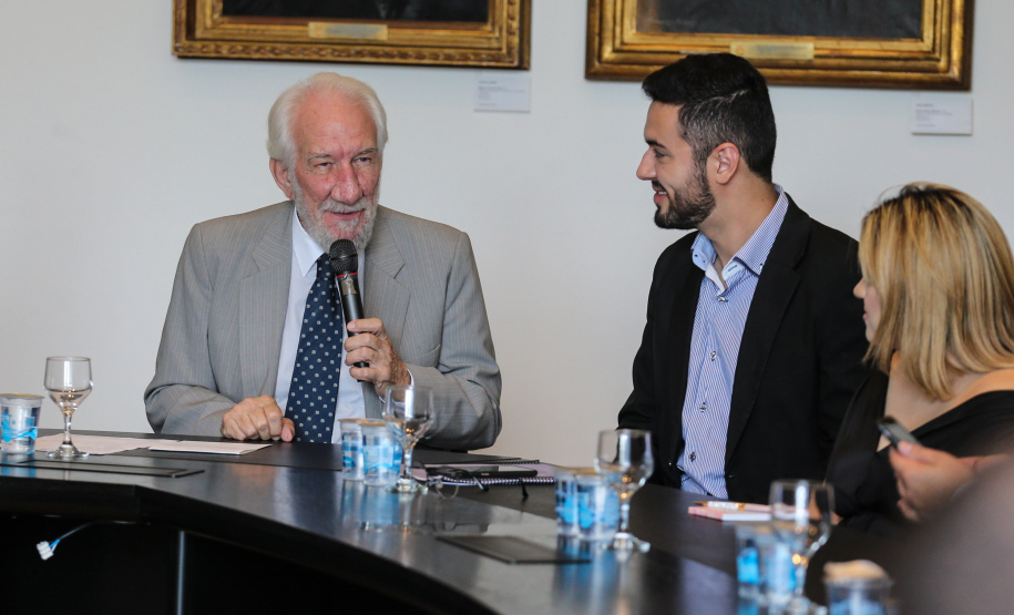 Posse Conselho Juventude O vice governador Darci Piana empossa nesta terça-feira (28),membros do Conselho Estadual da Juventude. O CEJUV é um órgão colegiado de caráter consultivo, vinculado à Casa Civil por meio da assessoria especial para políticas públicas de juventude (AEJ), sendo composto por representantes da sociedade civil e do poder público com reconhecida atuação na defesa e promoção dos direitos da juventude. Curitiba, 28/01/2020 - Foto: Geraldo Bubniak/AEN