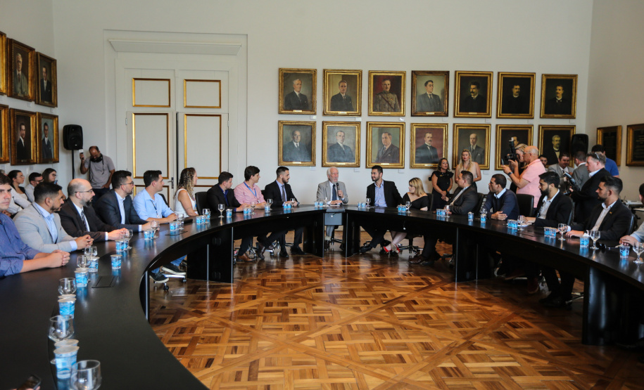 Posse Conselho Juventude O vice governador Darci Piana empossa nesta terça-feira (28),membros do Conselho Estadual da Juventude. O CEJUV é um órgão colegiado de caráter consultivo, vinculado à Casa Civil por meio da assessoria especial para políticas públicas de juventude (AEJ), sendo composto por representantes da sociedade civil e do poder público com reconhecida atuação na defesa e promoção dos direitos da juventude. Curitiba, 28/01/2020 - Foto: Geraldo Bubniak/AEN