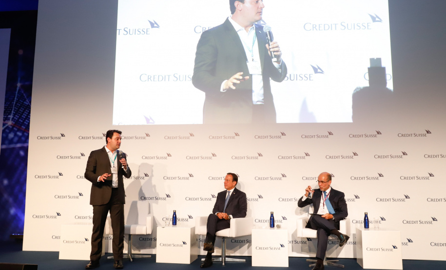 O governador Carlos Massa Ratinho Junior apresentou nesta terça-feira (28) a investidores brasileiros e estrangeiros reunidos pelo banco Credit Suisse os principais programas do Estado e as conquistas econômicas alcançadas em 2019. Ele participou do painel “Os Desafios dos Estados Brasileiros”, na 2020 Latin America Investment Conference, em São Paulo.