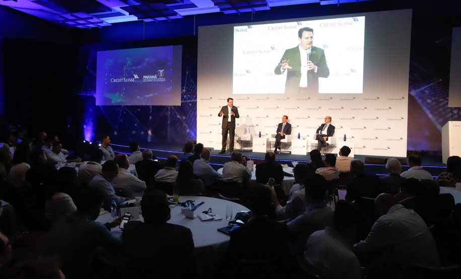 O governador Carlos Massa Ratinho Junior apresentou nesta terça-feira (28) a investidores brasileiros e estrangeiros reunidos pelo banco Credit Suisse os principais programas do Estado e as conquistas econômicas alcançadas em 2019. Ele participou do painel “Os Desafios dos Estados Brasileiros”, na 2020 Latin America Investment Conference, em São Paulo.