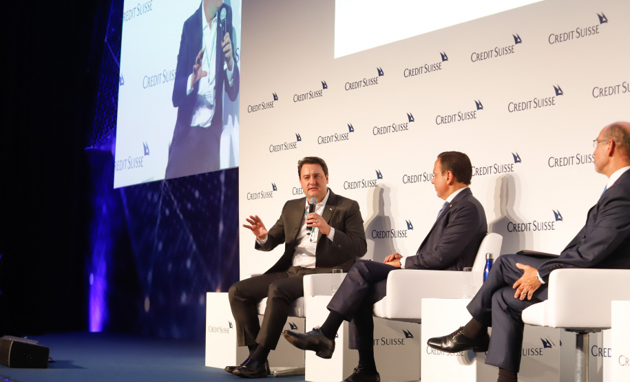 O governador Carlos Massa Ratinho Junior apresentou nesta terça-feira (28) a investidores brasileiros e estrangeiros reunidos pelo banco Credit Suisse os principais programas do Estado e as conquistas econômicas alcançadas em 2019. Ele participou do painel “Os Desafios dos Estados Brasileiros”, na 2020 Latin America Investment Conference, em São Paulo.
