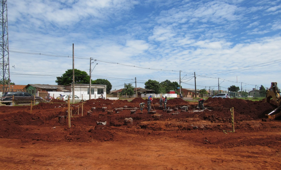 As obras de implantação de mais um reservatório de água para Cascavel tiveram início na primeira quinzena de janeiro. A nova unidade terá capacidade para armazenar 2 milhões de litros de água e vai beneficiar diretamente aos moradores na região Norte da cidade. Com esse empreendimento, a Sanepar amplia em 200% a capacidade de reservação dos bairros que integram a região.  -  Cascavel, 29/01/2020  - Foto: Divulgação Sanepar
