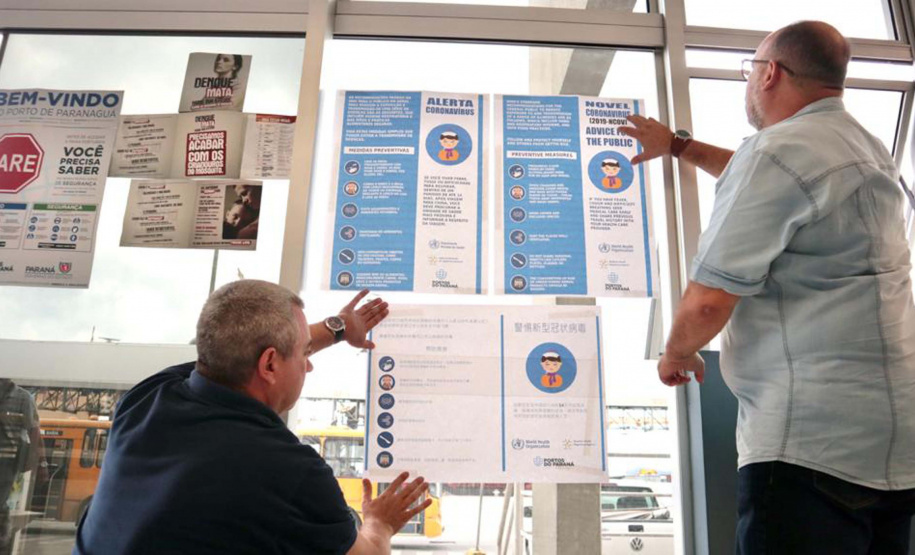 A empresa pública Portos do Paraná intensificou as medidas sanitárias e práticas de controle de tripulação para minimizar os riscos de infecção pelo novo coronavírus. Seguindo regulamentações sanitárias internacionais, a autoridade portuária segue um protocolo diferenciado para embarcações e tripulantes vindos das áreas epidêmicas.