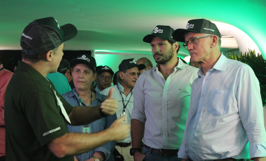 O secretário estadual da Agricultura e do Abastecimento, Norberto Ortigara, participou nesta quarta-feira (29), em Cambé, do 19º BelaSafra 2020, evento da Belagrícola que está apresentando as últimas tecnologias para maximizar a produtividade no campo. O diretor-presidente da Agência de Defesa Agropecuária do Paraná (Adapar), Otamir Cesar Martins, e o deputado estadual Tiago Amaral, também estiveram no evento. Foto: SEAB
