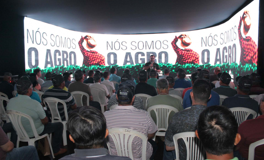 O secretário estadual da Agricultura e do Abastecimento, Norberto Ortigara, participou nesta quarta-feira (29), em Cambé, do 19º BelaSafra 2020, evento da Belagrícola que está apresentando as últimas tecnologias para maximizar a produtividade no campo. O diretor-presidente da Agência de Defesa Agropecuária do Paraná (Adapar), Otamir Cesar Martins, e o deputado estadual Tiago Amaral, também estiveram no evento. Foto: SEAB