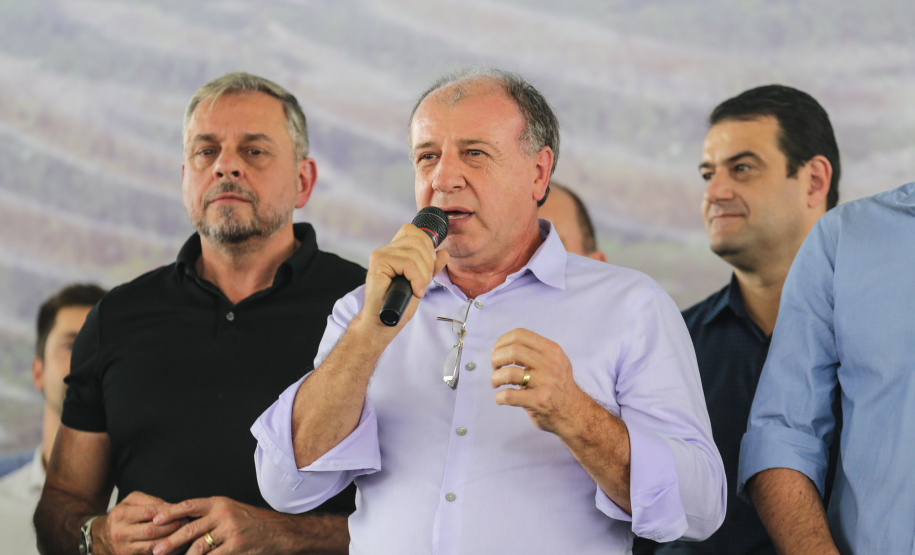 O Governador Carlos Massa Ratinho Junior entrega a ordem de serviço para as obras de duplicação do trecho Norte da Avenida Rui Barbosa, um dos principais eixos viários de São José dos Pinhais, na Região Metropolitana de Curitiba. Na foto, Secretário do Desenvolvimento Urbano - João Carlos Ortega.  São José dos Pinhais, 29/01/2020 - Foto: Geraldo Bubniak/AEN