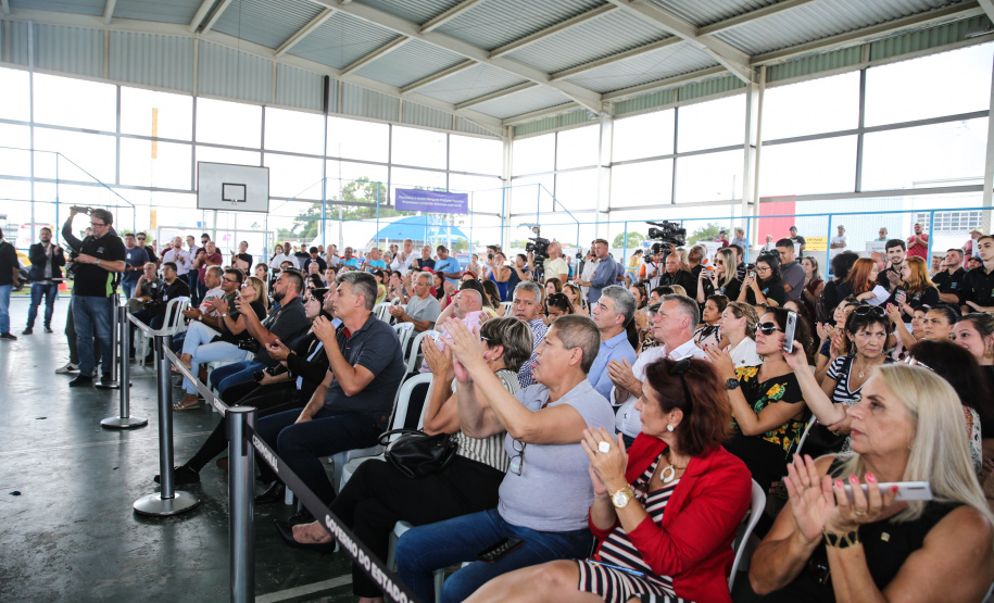 O Governador Carlos Massa Ratinho Junior entrega a ordem de serviço para as obras de duplicação do trecho Norte da Avenida Rui Barbosa, um dos principais eixos viários de São José dos Pinhais, na Região Metropolitana de Curitiba.  São José dos Pinhais, 29/01/2020 - Foto: Geraldo Bubniak/AEN