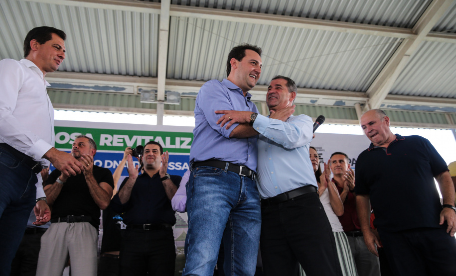 O Governador Carlos Massa Ratinho Junior entrega a ordem de serviço para as obras de duplicação do trecho Norte da Avenida Rui Barbosa, um dos principais eixos viários de São José dos Pinhais, na Região Metropolitana de Curitiba.  São José dos Pinhais, 29/01/2020 - Foto: Geraldo Bubniak/AEN