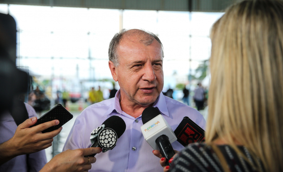 O Governador Carlos Massa Ratinho Junior entrega a ordem de serviço para as obras de duplicação do trecho Norte da Avenida Rui Barbosa, um dos principais eixos viários de São José dos Pinhais, na Região Metropolitana de Curitiba. Na foto, Secretário do Desenvolvimento Urbano - João Carlos Ortega.  São José dos Pinhais, 29/01/2020 - Foto: Geraldo Bubniak/AEN