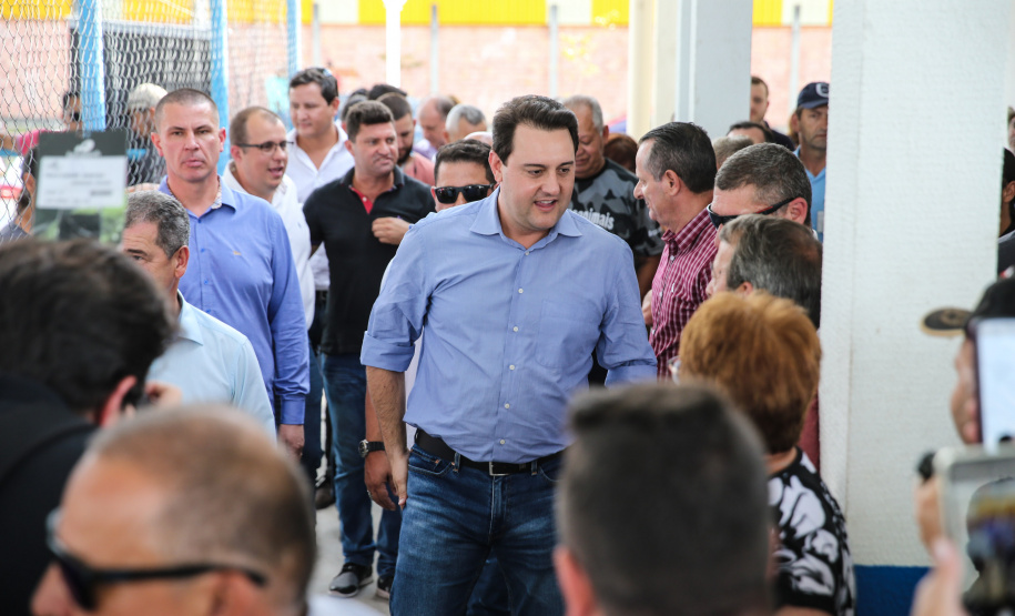 O Governador Carlos Massa Ratinho Junior entrega a ordem de serviço para as obras de duplicação do trecho Norte da Avenida Rui Barbosa, um dos principais eixos viários de São José dos Pinhais, na Região Metropolitana de Curitiba.  São José dos Pinhais, 29/01/2020 - Foto: Geraldo Bubniak/AEN