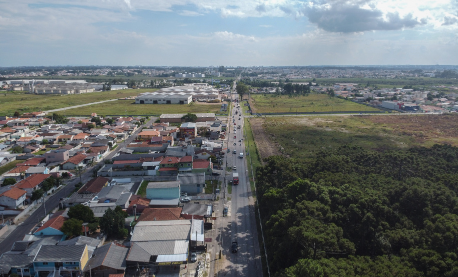 O Governador Carlos Massa Ratinho Junior entrega a ordem de serviço para as obras de duplicação do trecho Norte da Avenida Rui Barbosa, um dos principais eixos viários de São José dos Pinhais, na Região Metropolitana de Curitiba.  São José dos Pinhais, 29/01/2020 - Foto: Geraldo Bubniak/AEN