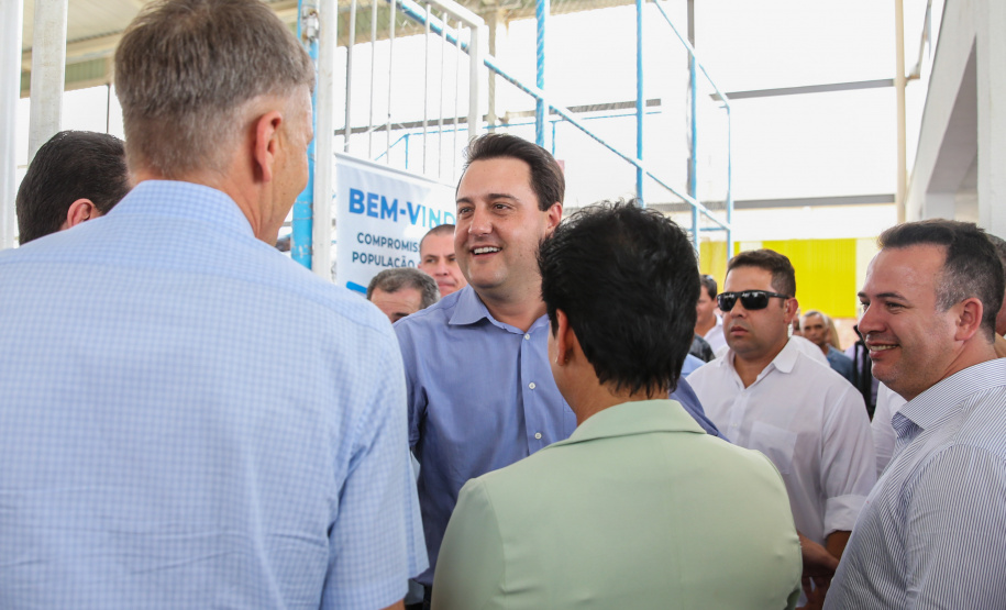 O Governador Carlos Massa Ratinho Junior entrega a ordem de serviço para as obras de duplicação do trecho Norte da Avenida Rui Barbosa, um dos principais eixos viários de São José dos Pinhais, na Região Metropolitana de Curitiba.  São José dos Pinhais, 29/01/2020 - Foto: Geraldo Bubniak/AEN