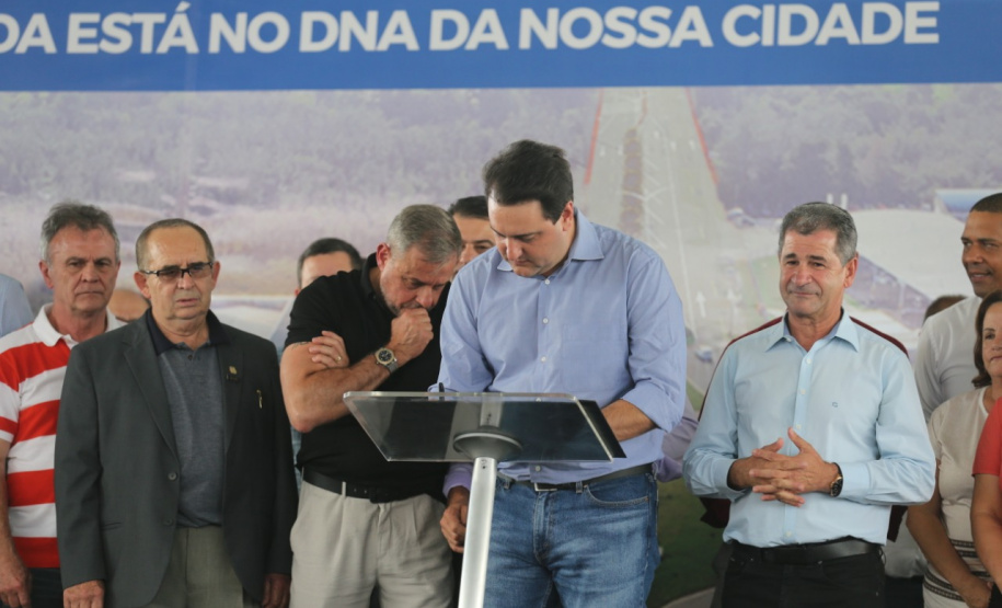 Com apoio do Governo do Estado, uma das mais importantes vias de São José dos Pinhais, na Região Metropolitana de Curitiba (RMC), será duplicada e revitalizada. O governador Carlos Massa Ratinho Junior assinou nesta quarta-feira (29), na Praça da Juventude, no bairro Guatupê, a ordem de serviço para o início das obras de duplicação da Avenida Rui Barbosa, Trecho Norte.