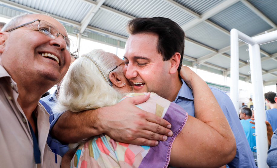 Com apoio do Governo do Estado, uma das mais importantes vias de São José dos Pinhais, na Região Metropolitana de Curitiba (RMC), será duplicada e revitalizada. O governador Carlos Massa Ratinho Junior assinou nesta quarta-feira (29), na Praça da Juventude, no bairro Guatupê, a ordem de serviço para o início das obras de duplicação da Avenida Rui Barbosa, Trecho Norte.