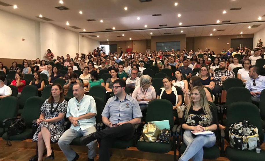 Desde o início da semana, equipe técnica da Secretaria da Saúde do Paraná percorre as regiões do estado que apresentam maiores índices de infestação de dengue para capacitação sobre o manejo clínico da doença.
Foto: SESA