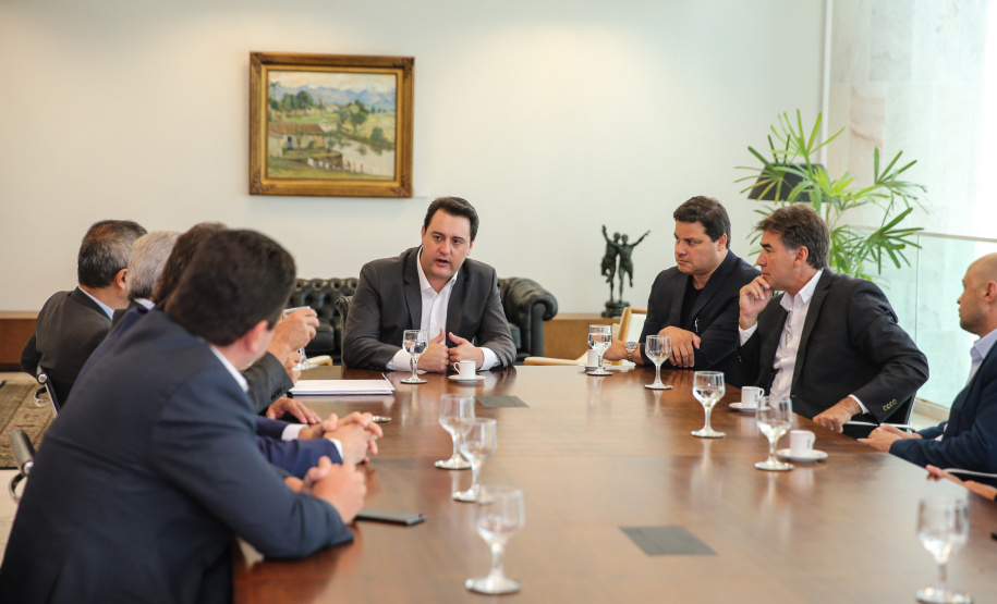 Projeto prevê a duplicação de aproximadamente seis quilômetros da rodovia, entre o posto da Polícia Rodoviária Federal (PRF) e o trevo do distrito de São João do Oeste. Projeto executivo será doado pela Associação Comercial e Industrial de Cascavel (ACIC) - Foto: Geraldo Bubniak/AEN