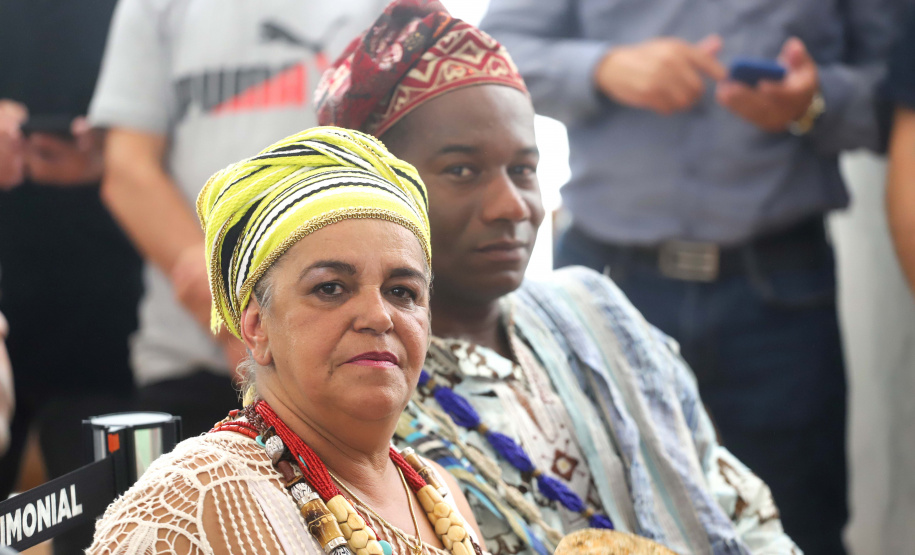 A Superintendência Geral de Diálogo e Interação Social do Governo do Estado (Sudis) lança nesta quinta-feira (30), às 14h, o Grupo de Trabalho dos Povos e Comunidades Tradicionais do Paraná. Presentes: o superintendente de Diálogo e Integração Social, Mauro Rockenbach; secretários: de Desenvolvimento Urbano, João Carlos Ortega; de Justiça, Família e Trabalho, Ney Leprevost; entre outros.
Curitiba, 30-01-20.
Foto: Arnaldo Alves / AEN.