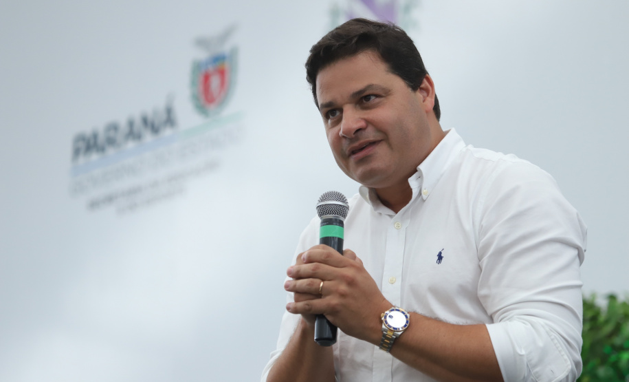 O governador Carlos Massa Ratinho Junior inaugurou nesta sexta-feira (31) a primeira escola técnica de operação florestal do Brasil, em Ortigueira, nos Campos Gerais. O Centro Estadual de Educação Profissional Florestal e Agrícola é fruto de uma parceria entre o Governo do Estado, a Klabin e a prefeitura. O investimento total foi de R$ 35 milhões, sendo R$ 12 milhões repassados pela Secretaria da Educação e do Esporte. Foto: José Fernando Ogura/AEN