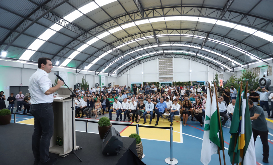 O governador Carlos Massa Ratinho Junior inaugurou nesta sexta-feira (31) a primeira escola técnica de operação florestal do Brasil, em Ortigueira, nos Campos Gerais. O Centro Estadual de Educação Profissional Florestal e Agrícola é fruto de uma parceria entre o Governo do Estado, a Klabin e a prefeitura. O investimento total foi de R$ 35 milhões, sendo R$ 12 milhões repassados pela Secretaria da Educação e do Esporte. Foto: José Fernando Ogura/AEN