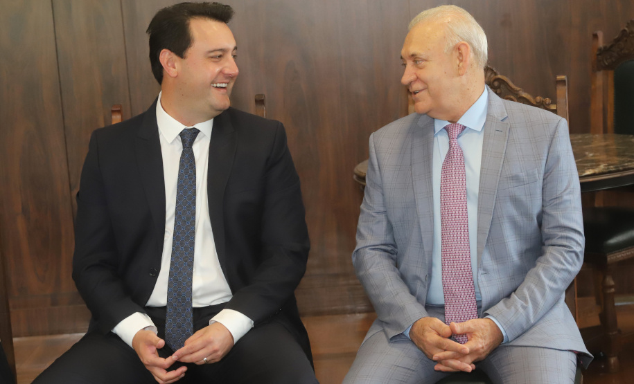 O governador Carlos Massa Ratinho Junior participa neste dia 03/02 da retomada dos trabalhos em plenário na Assembleia Legislativa do Paraná. Presentes: presidente da Assembleia Legislativa, dep. Ademar Traiano; presidente do Tribunal de Justiça, Adalberto Jorge Xisto Pereira; presidente do tribunal de Contas, Nestor Baptista; procurador Geral de Justiça, Ivonei Sfoggia; entre outros.
Curitiba, 03-02-20.
Foto: Arnaldo Alves / AEN.