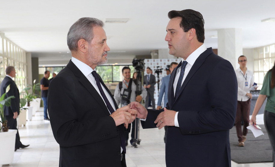 O governador Carlos Massa Ratinho Junior participa neste dia 03/02 da retomada dos trabalhos em plenário na Assembleia Legislativa do Paraná. Presentes: presidente da Assembleia Legislativa, dep. Ademar Traiano; presidente do Tribunal de Justiça, Adalberto Jorge Xisto Pereira; presidente do tribunal de Contas, Nestor Baptista; procurador Geral de Justiça, Ivonei Sfoggia; entre outros.
Curitiba, 03-02-20.
Foto: Arnaldo Alves / AEN.
