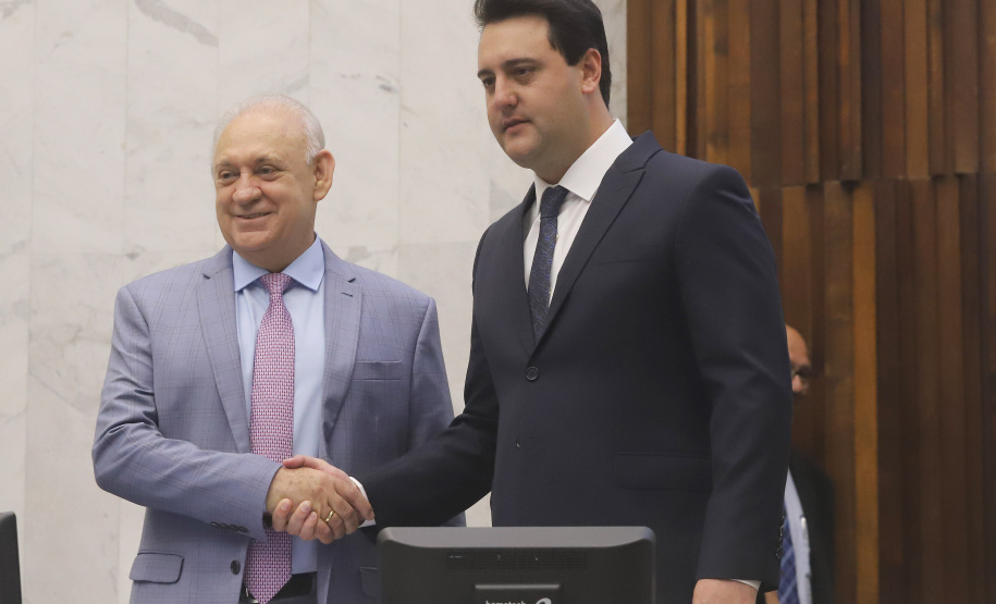 O governador Carlos Massa Ratinho Junior participa neste dia 03/02 da retomada dos trabalhos em plenário na Assembleia Legislativa do Paraná. Presentes: presidente da Assembleia Legislativa, dep. Ademar Traiano; presidente do Tribunal de Justiça, Adalberto Jorge Xisto Pereira; presidente do tribunal de Contas, Nestor Baptista; procurador Geral de Justiça, Ivonei Sfoggia; entre outros.
Curitiba, 03-02-20.
Foto: Arnaldo Alves / AEN.