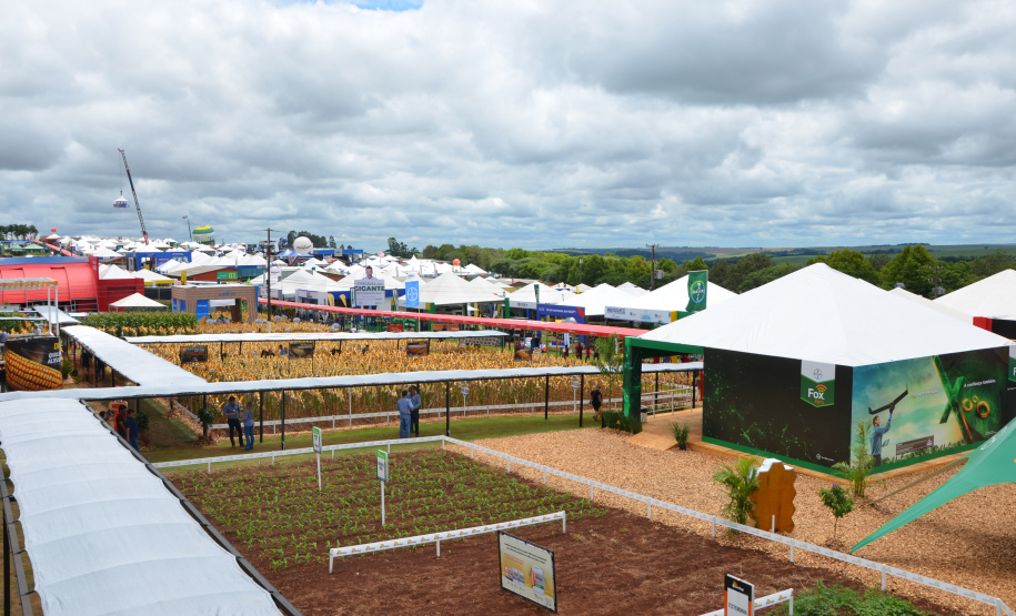 Secretário da Agricultura apresentou os passos dados pelo Estado nos últimos anos para a conquista de novos mercados mundiais. Ele também fez histórico dos avanços do Paraná nesta área, nos últimos anos. Foto: Evandro Fadel/SEAB
