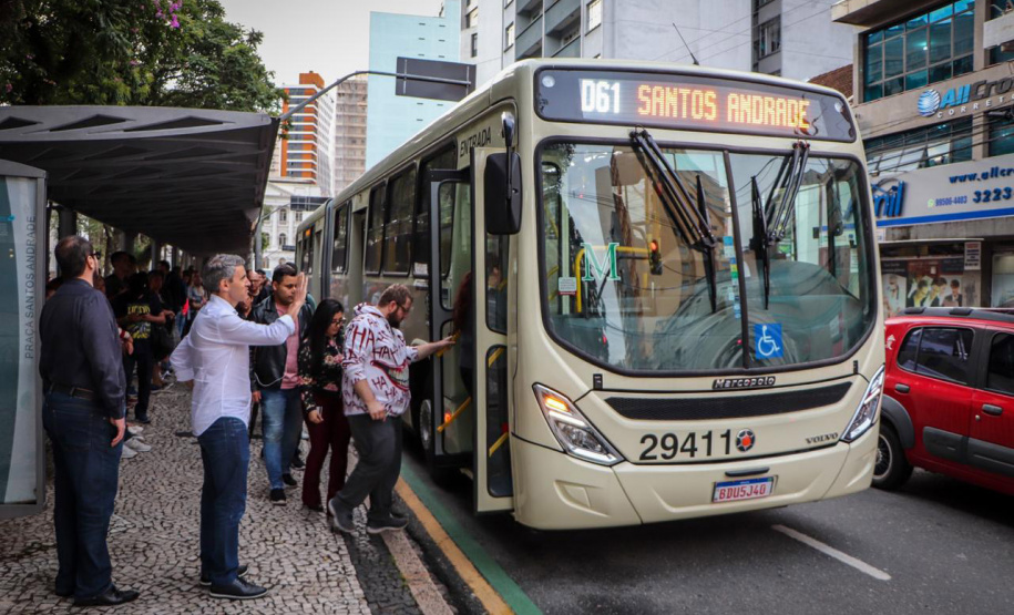 Os 5 veículos, todos zero km, são mais uma inovação que a Comec traz para o sistema metropolitano, com o objetivo de tornar o embarque dos passageiros mais rápido, e com isso ganhar tempo nos trajetos.
Foto: COMEC