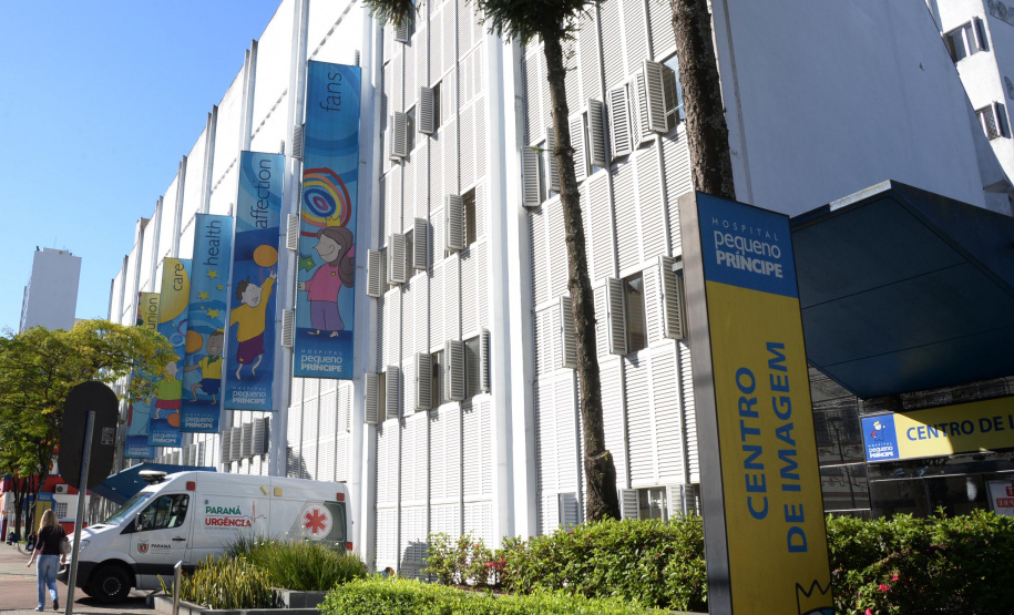 Todas essas unidades ofertam atendimento pelo SUS. Nesta terça-feira (4), no Dia Mundial do Câncer, a Secretaria de Estado da Saúde alerta sobre a responsabilidade do Estado e de cada um na prevenção da doença. No ano passado foram 27.654 casos diagnosticados pelo SUS no Paraná.
Foto:Venilton Küchler