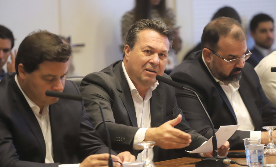 O governador Carlos Massa Ratinho Junior participa da reunião semanal com o secretariado. N/F: secretário de Desenvolvimento Sustentável e Turismo, Márcio Nunes.
Curitiba, 04-02-20.
Foto: Arnaldo Alves / AEN.