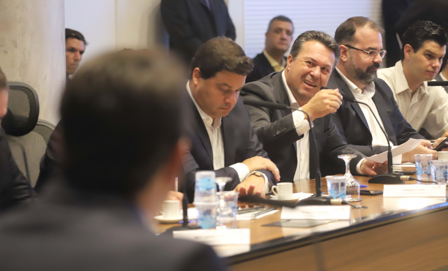 O governador Carlos Massa Ratinho Junior participa da reunião semanal com o secretariado. N/F: secretário de Desenvolvimento Sustentável e Turismo, Márcio Nunes.
Curitiba, 04-02-20.
Foto: Arnaldo Alves / AEN.