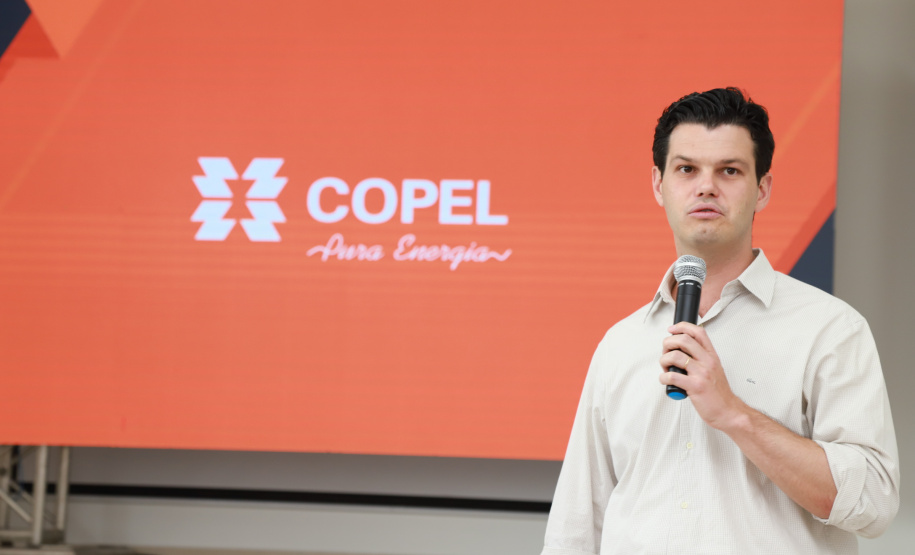 O presidente da Copel, Daniel Slaviero, e o superintendente de Projetos Especiais, Júlio Omori, estiveram ontem no Show Rural, em Cascavel, em reuniões com empresários e produtores das regiões Oeste e Sudoeste.
Foto: Valdenir Cavalheiro/Copel