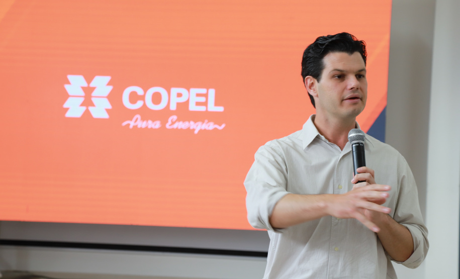 O presidente da Copel, Daniel Slaviero, e o superintendente de Projetos Especiais, Júlio Omori, estiveram ontem no Show Rural, em Cascavel, em reuniões com empresários e produtores das regiões Oeste e Sudoeste.
Foto: Valdenir Cavalheiro/Copel