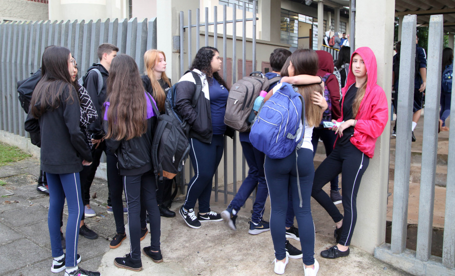 Volta às aulas Colegio Estadual São Paulo Apóstolo.Uberaba. FOTO: ARI DIAS/AEN