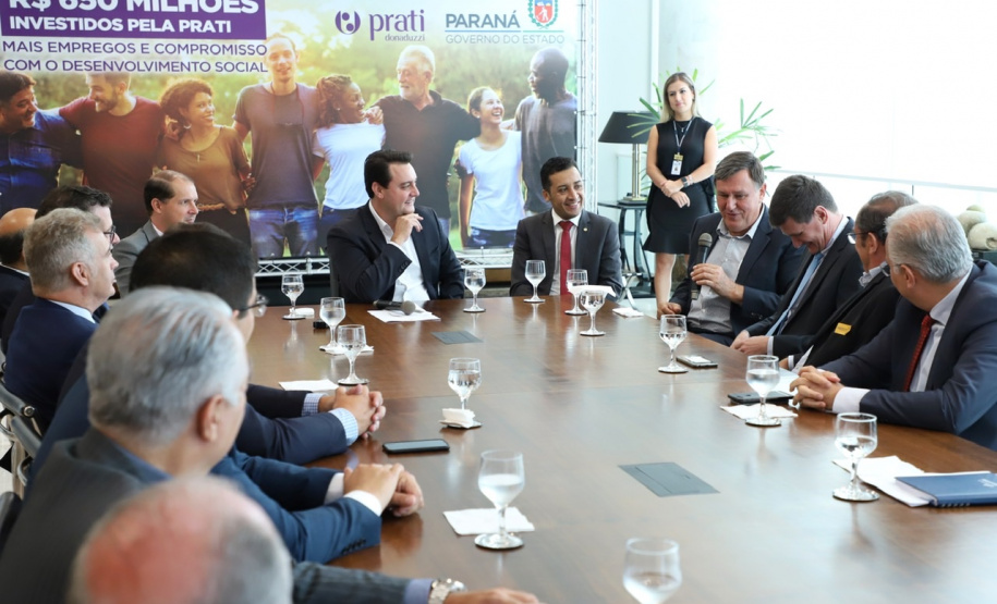 A empresa de medicamentos Prati-Donaduzzi confirmou nesta quarta-feira (5), em evento com o governador Carlos Massa Ratinho Junior, no Palácio Iguaçu, investimentos de R$ 650 milhões nos próximos três anos na ampliação da sua planta em Toledo, no Oeste do Paraná. - Curitiba, 05/02/2020 - Foto: José Fernando Ogura/AEN