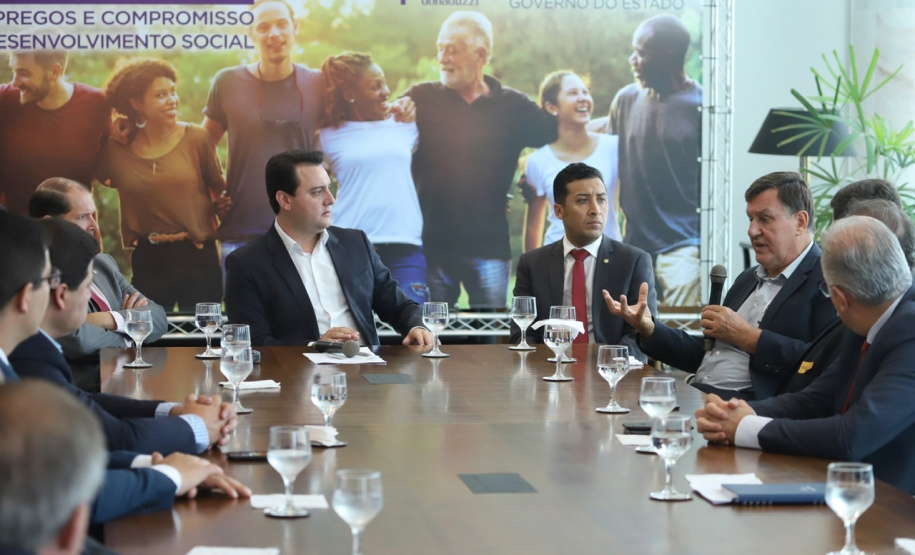 A empresa de medicamentos Prati-Donaduzzi confirmou nesta quarta-feira (5), em evento com o governador Carlos Massa Ratinho Junior, no Palácio Iguaçu, investimentos de R$ 650 milhões nos próximos três anos na ampliação da sua planta em Toledo, no Oeste do Paraná. - Curitiba, 05/02/2020 - Foto: José Fernando Ogura/AEN